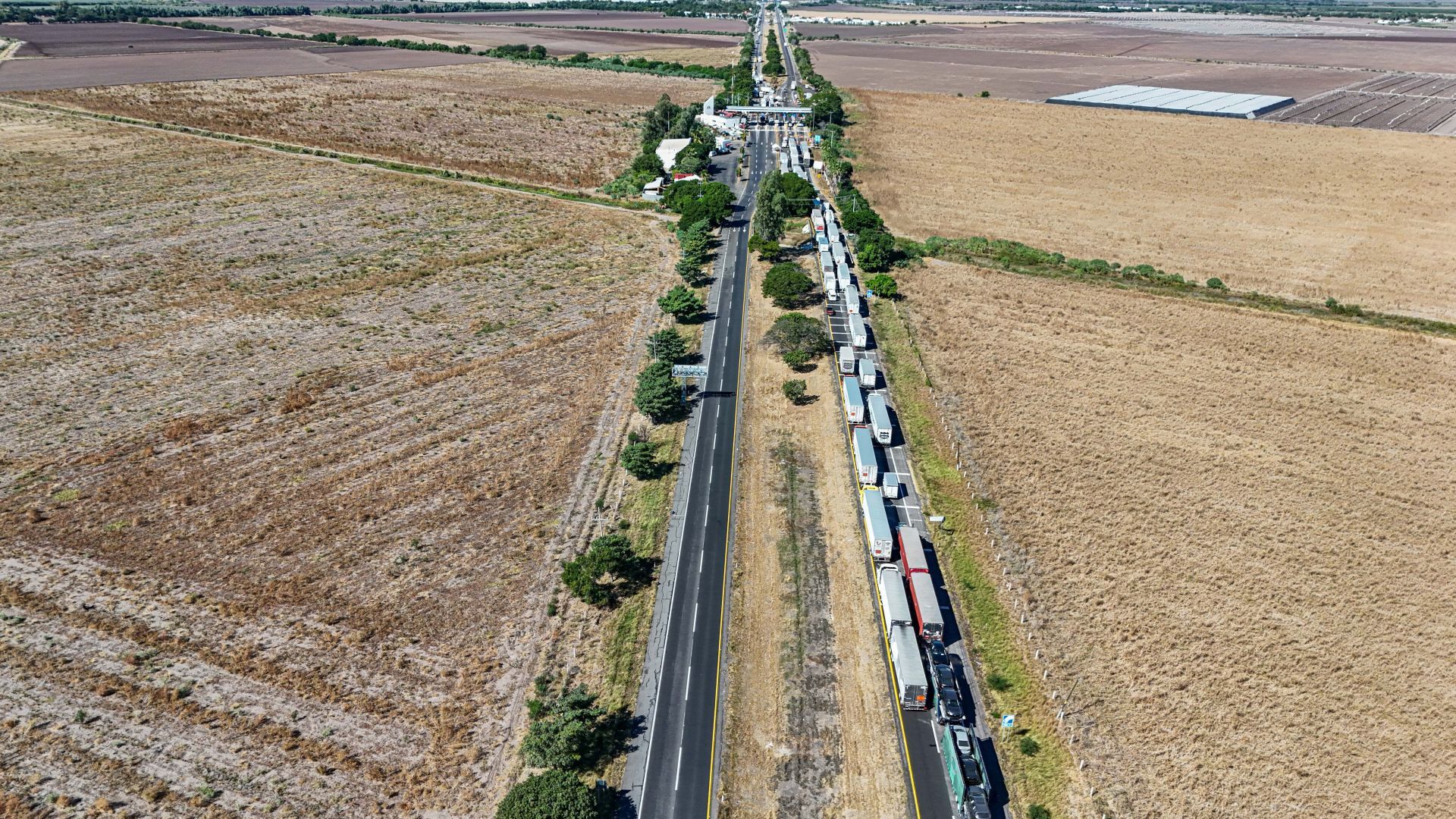 Bloqueos en carreteras que se mantienen activos este martes