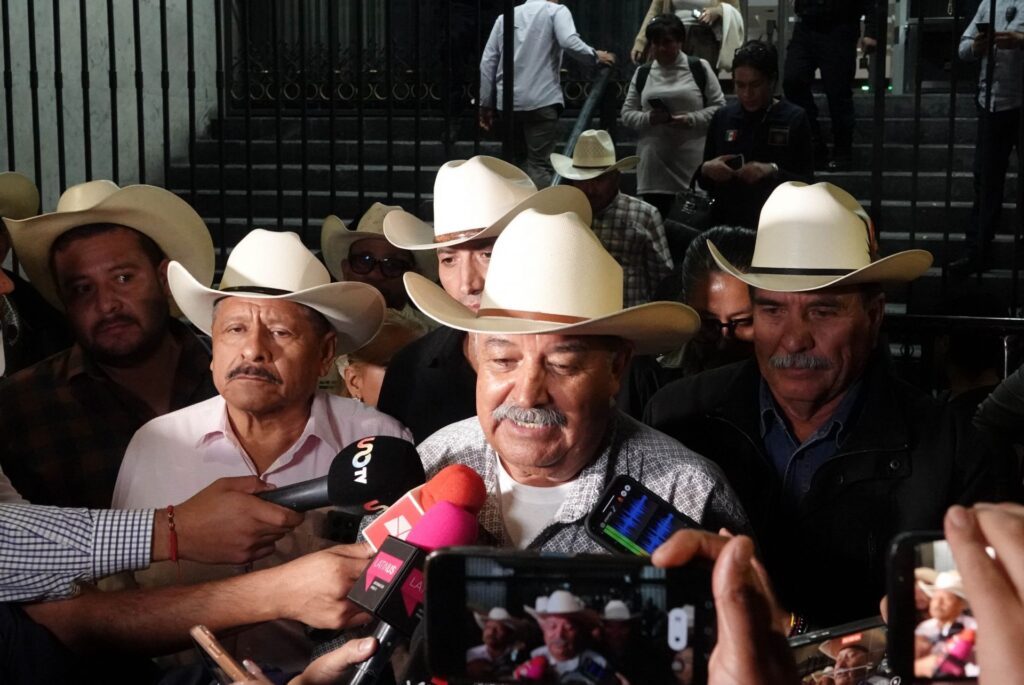 Fracasó diálogo en Segob: seguirán bloqueos de campesinos y transportistas