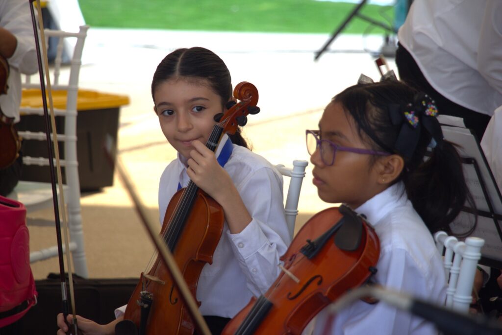La operación para evitar que la Marina destruyera los violines donados por Suiza a niños de Chiapas La operación para evitar que la Marina destruyera los violines donados por Suiza a niños de Chiapas