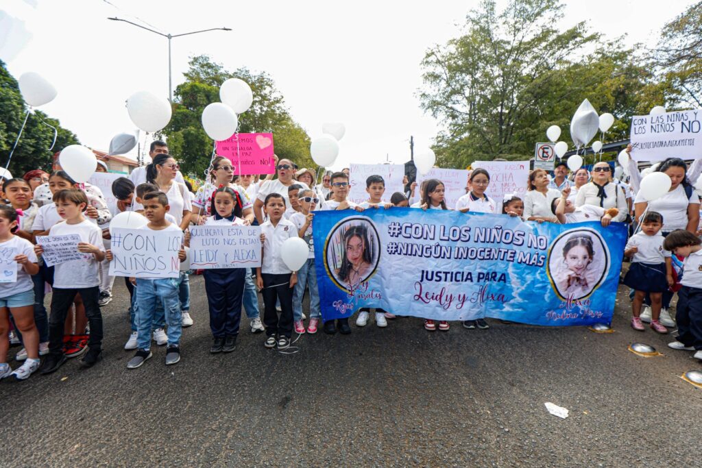 La CNDH emite una recomendación por el asesinato de las niñas Alexa y Leidy en Sinaloa La CNDH emite una recomendación por el asesinato de las niñas Alexa y Leidy en Sinaloa