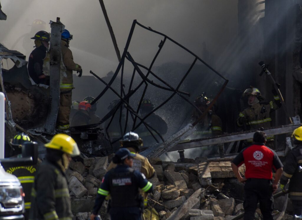 Investigan caída de jet privado en Toluca; 10 fallecidos Investigan caída de jet privado en Toluca; 10 fallecidos