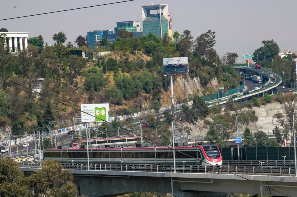 Tras 12 años y $100 mil millones, inauguran Tren Interurbano Tras 12 años y $100 mil millones, inauguran Tren Interurbano