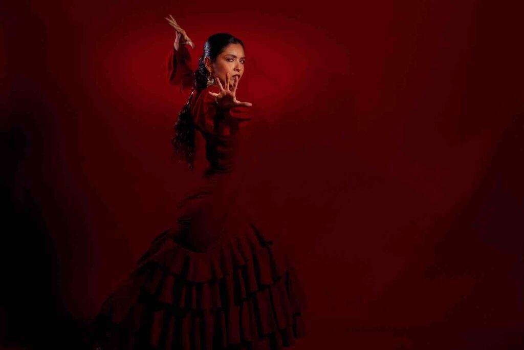 De la Muestra internacional de Cine a Bodas de Sangre en versión flamenco o al Festival de Poesía Infantil De la Muestra internacional de Cine a Bodas de Sangre en versión flamenco o al Festival de Poesía Infantil