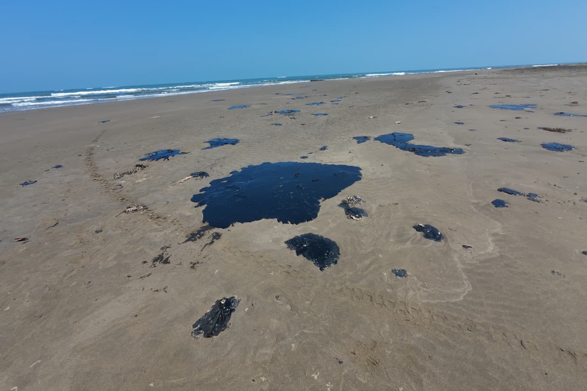 Un buque de Pemex estuvo anclado en zona del derrame petrolero en el Golfo: El País Un buque de Pemex estuvo anclado en zona del derrame petrolero en el Golfo: El País