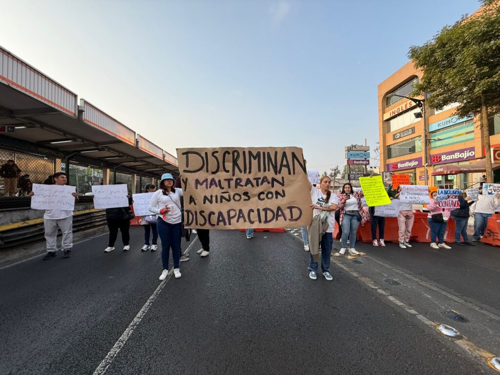 Denuncian exclusión de alumnos de la comunidad sorda en escuela primaria de CDMX Denuncian exclusión de alumnos de la comunidad sorda en escuela primaria de CDMX