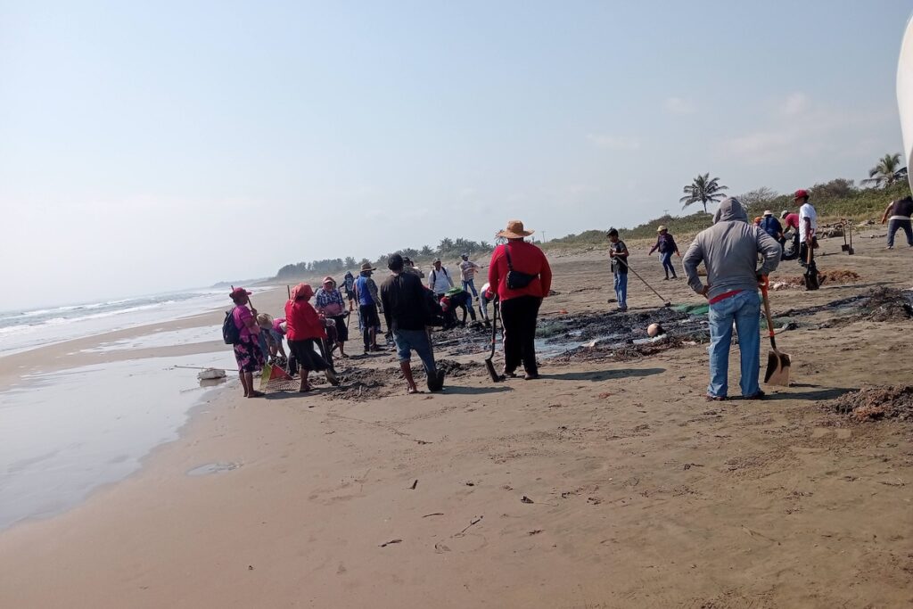 Barco privado, responsable del derrame de petróleo en Veracruz