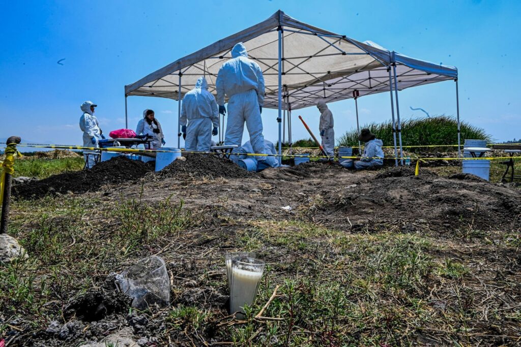 “Esto es una emergencia forense”: colectivos tras encontrar 1,706 restos entre Tláhuac y Chalco