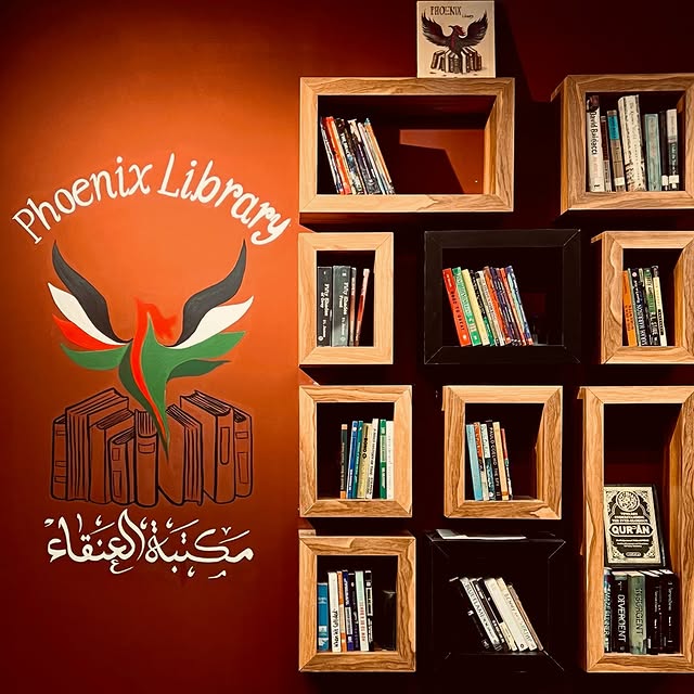 La Biblioteca Fénix abre en Gaza, la primera abierta durante el genocidio