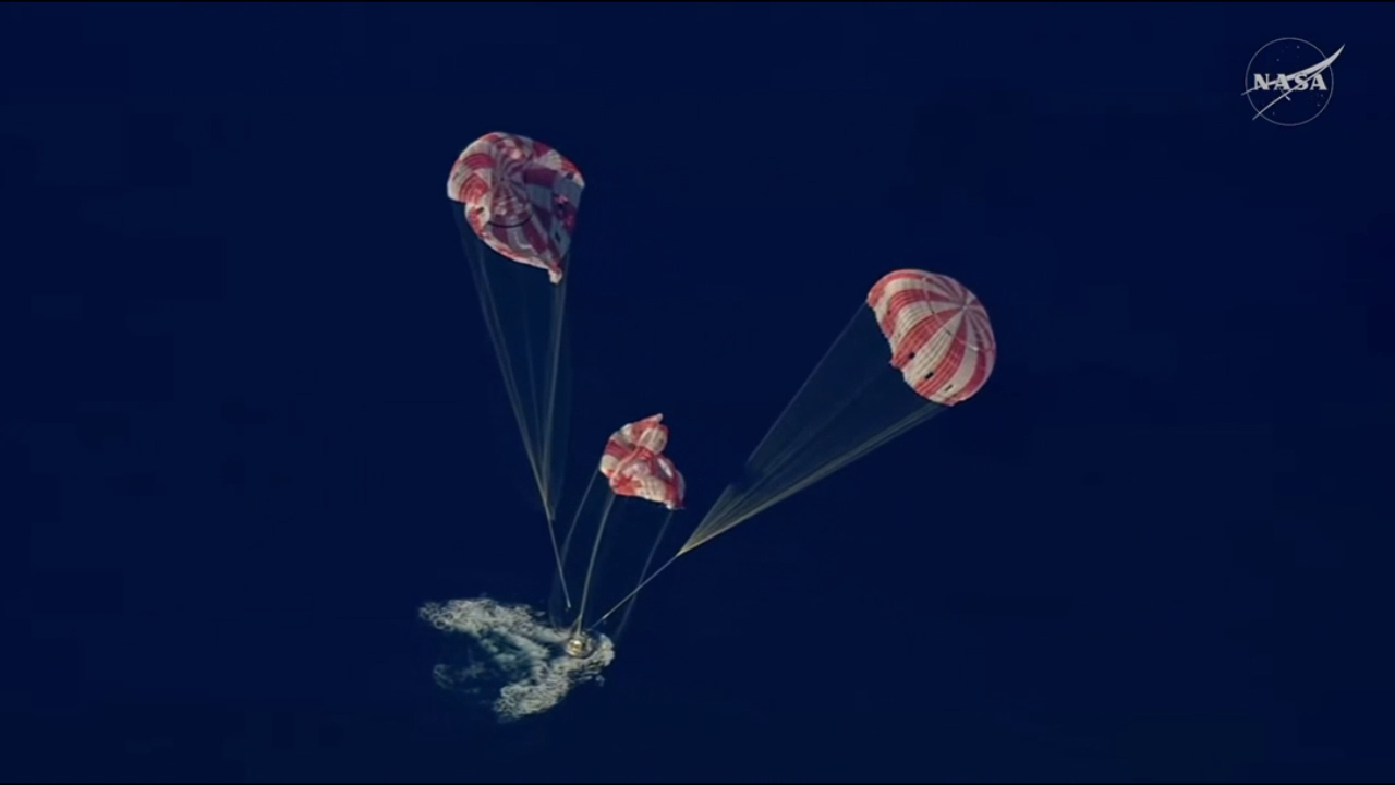 La misión Artemis II ameriza tras explorar el lado oculto de la Luna La misión Artemis II ameriza tras explorar el lado oculto de la Luna