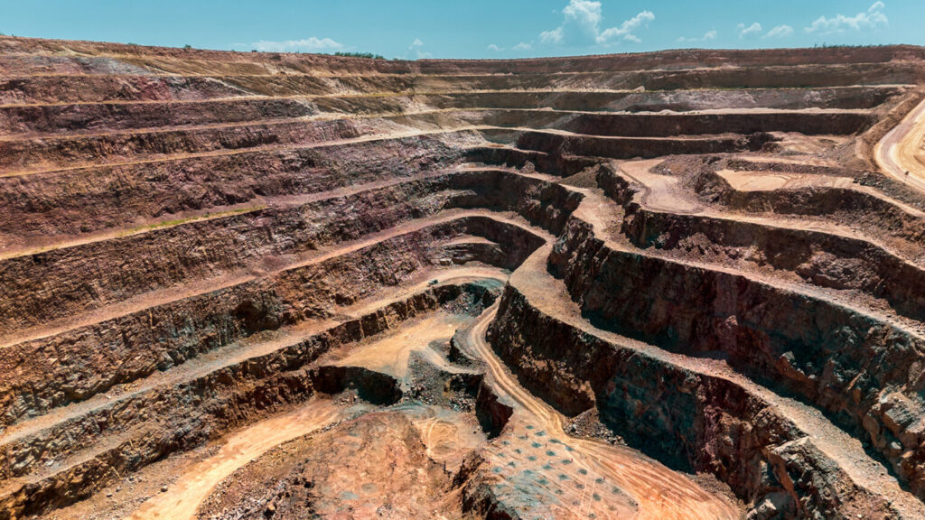 Minera ‘Camino Rojo’ pagó a narco para amedrentar a sindicato