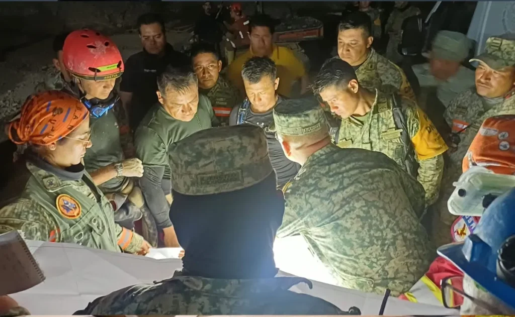 Ubican con vida a segundo minero en Rosario; otro es encontrado sin vida