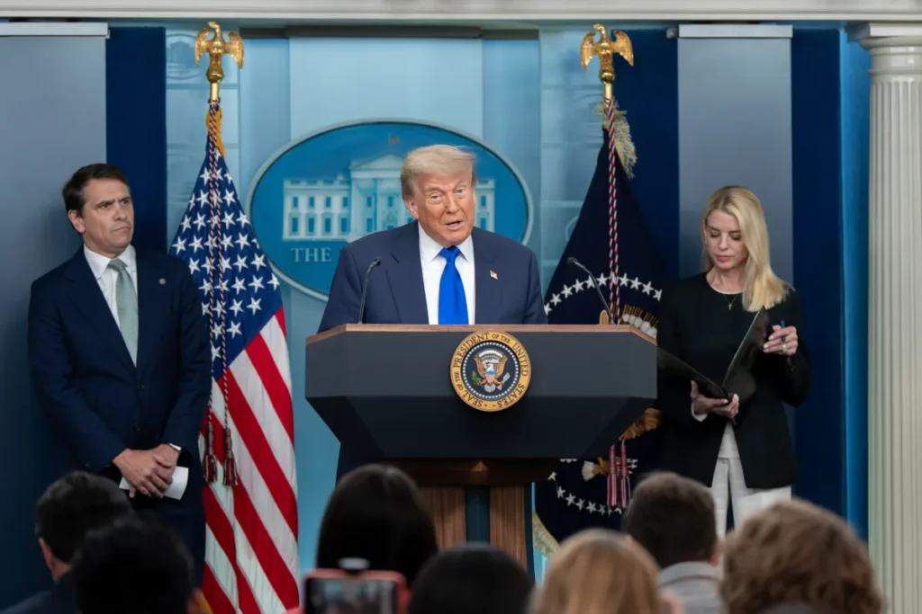 Tribunal de EU define hoy el futuro de la ciudadanía por nacimiento