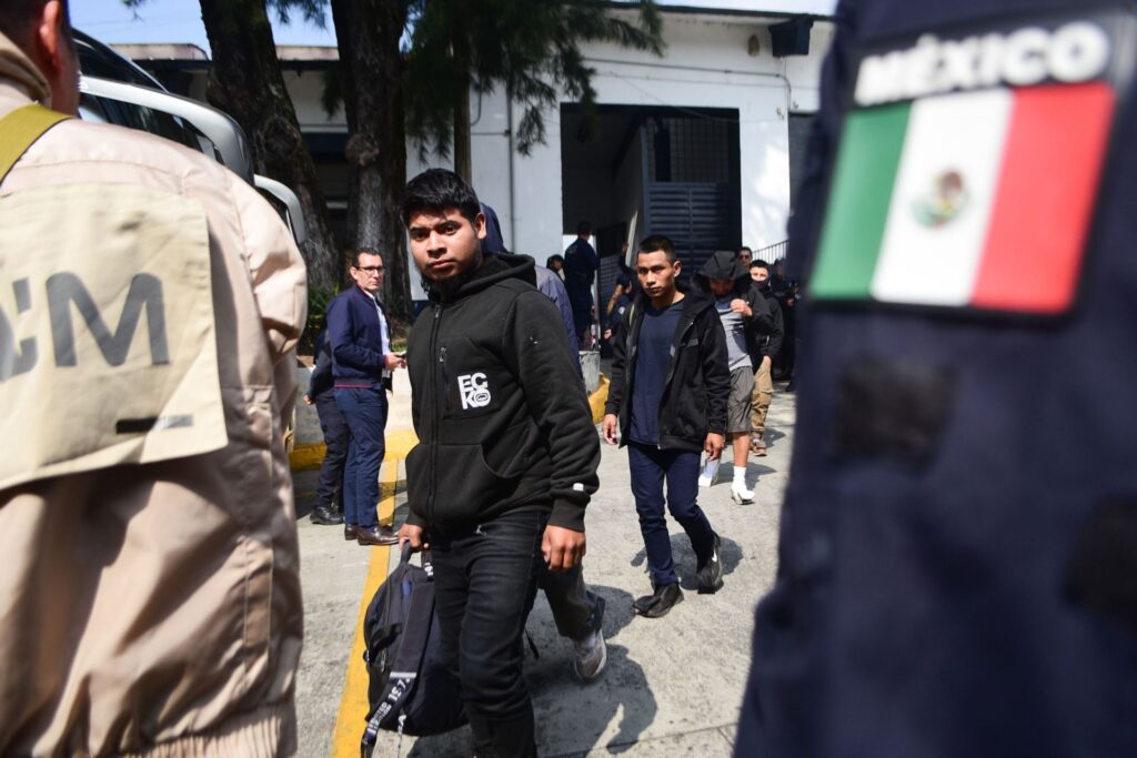 A un mes del Mundial, denuncian redadas contra migrantes en la CDMX