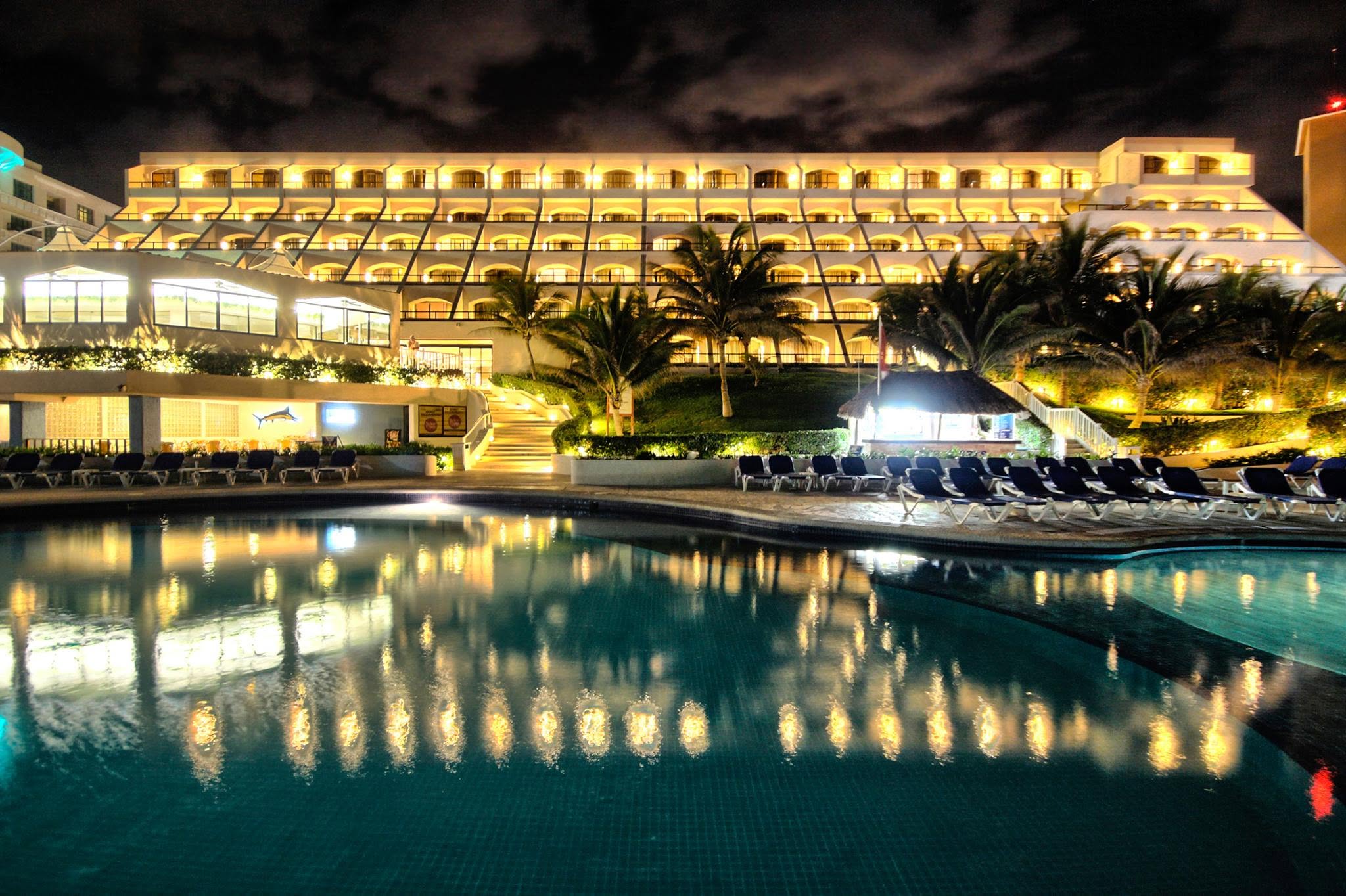 Triunfo de los trabajadores: tras 10 meses de huelga, tribunal ordena remate del hotel Golden Parnassus en Cancún Triunfo de los trabajadores: tras 10 meses de huelga, tribunal ordena remate del hotel Golden Parnassus en Cancún