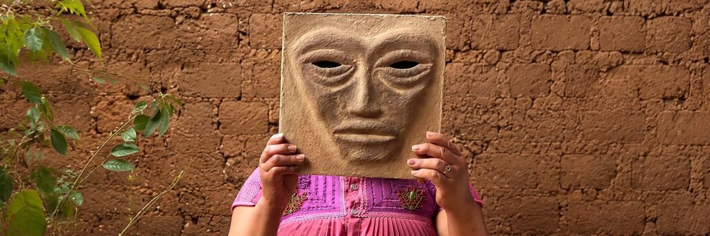 ¿Puede existir hoy un códice maya? El taller indígena que reinventa el libro en plena era digital
