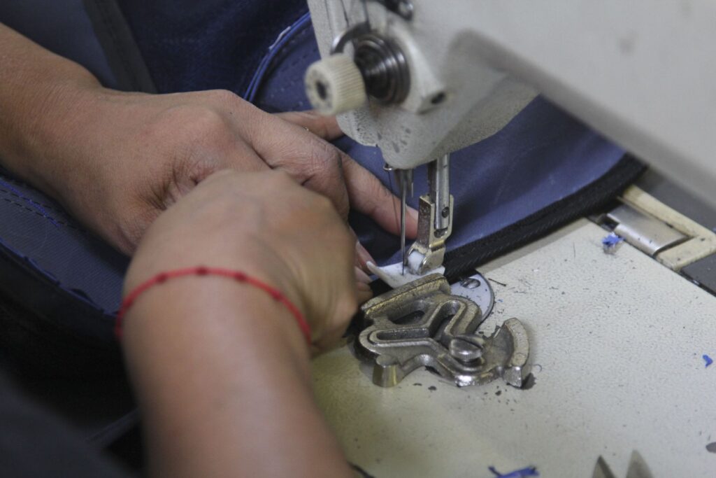 “Hay mujeres que casi no duermen”: Informalidad y sobrecarga de cuidados en la industria textil