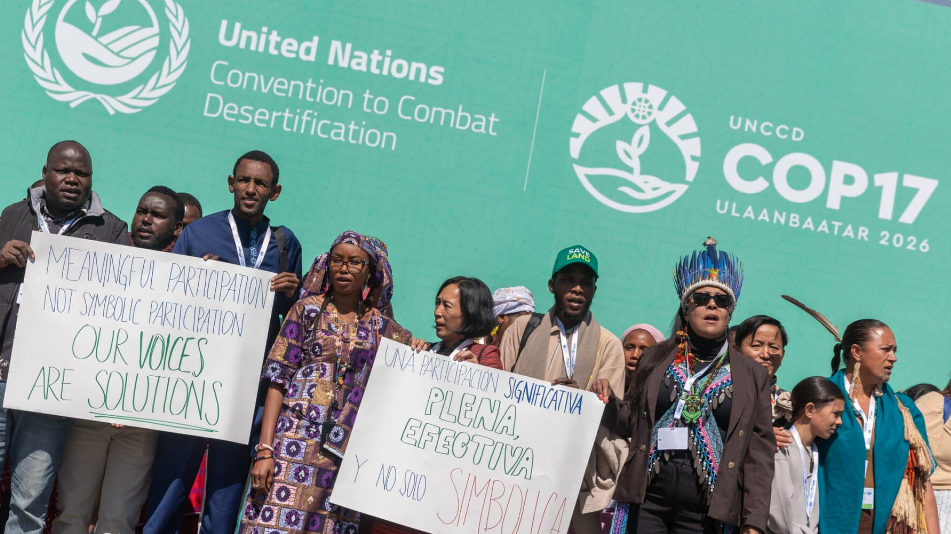 Jóvenes, pueblos indígenas y mujeres: los temas que los países dejaron fuera de la agenda oficial de la COP17 Jóvenes, pueblos indígenas y mujeres: los temas que los países dejaron fuera de la agenda oficial de la COP17