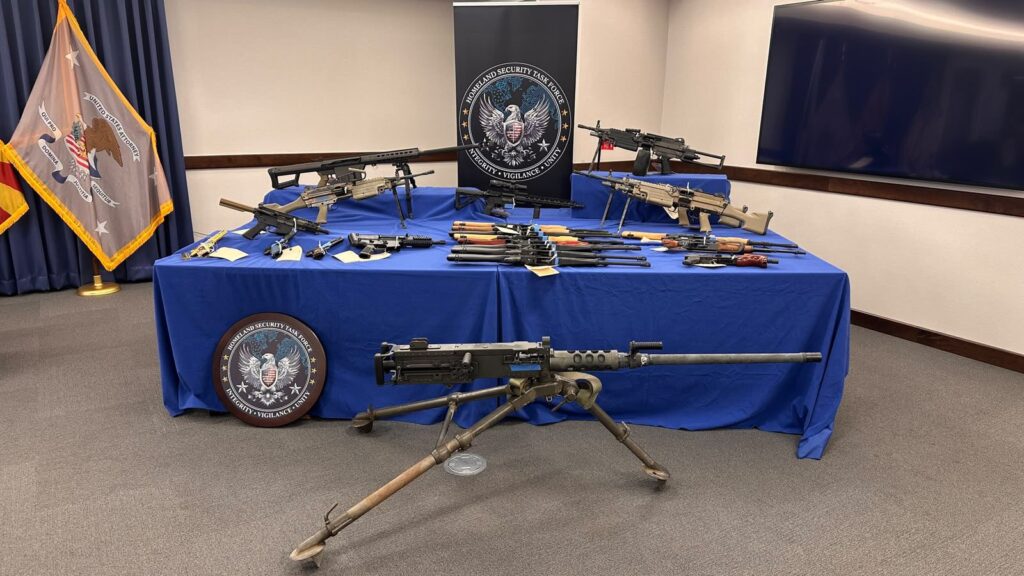 Desmantelan red de contrabando armas de Estados Unidos a México Desmantelan red de contrabando armas de Estados Unidos a México