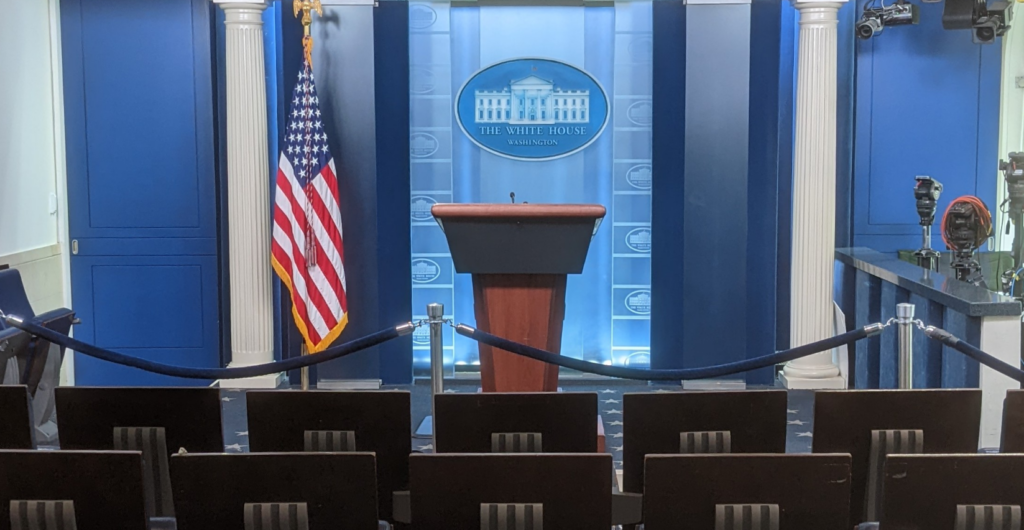 Trump acusa a los medios de ser una “amenaza para la seguridad nacional”