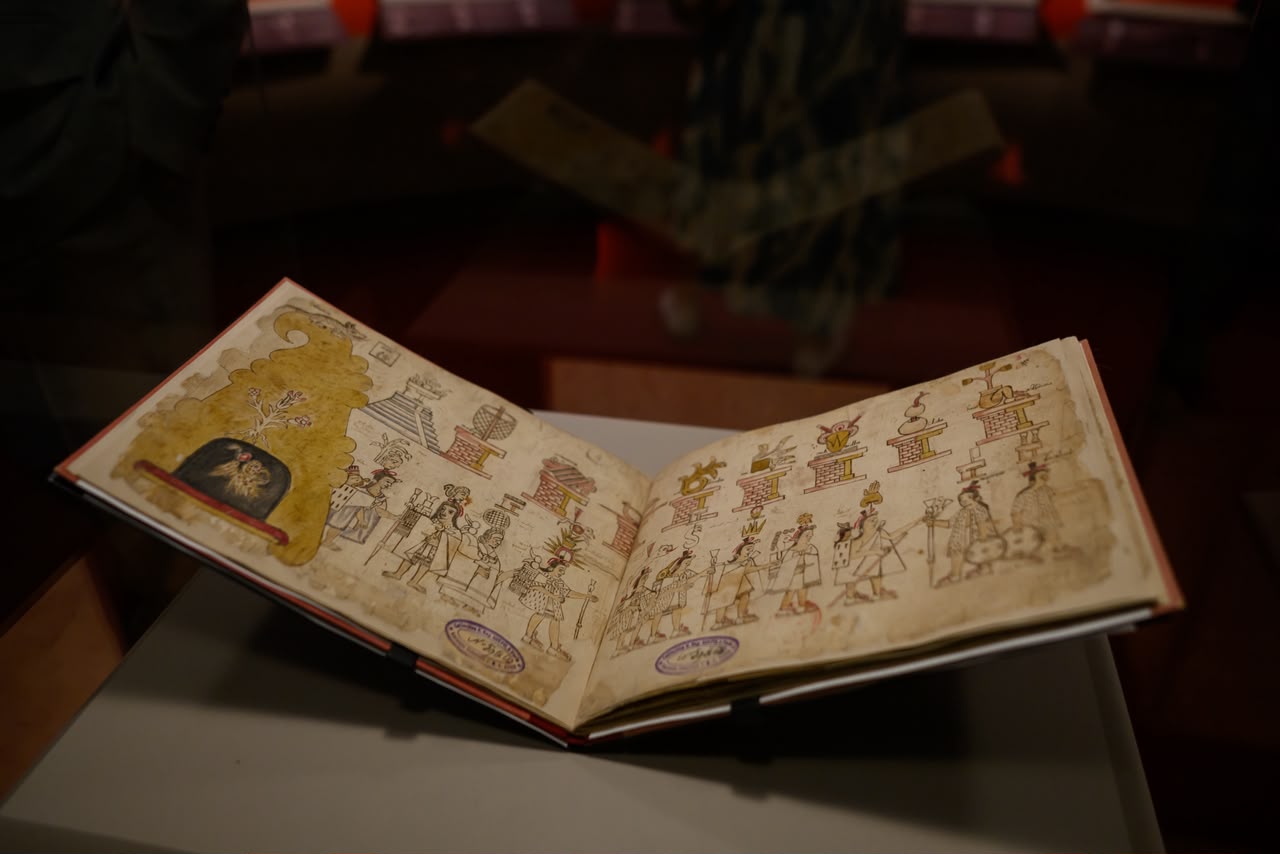 Francia presta el Códice Azcatitlan a México tras casi 200 años; buscan su repatriación Francia presta el Códice Azcatitlan a México tras casi 200 años; buscan su repatriación