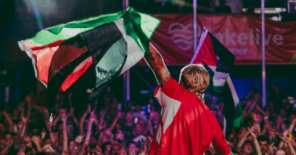 Macklemore dona su millón de dólares de la gira de Ed Sheeran tras expulsión por discursos pro Palestina