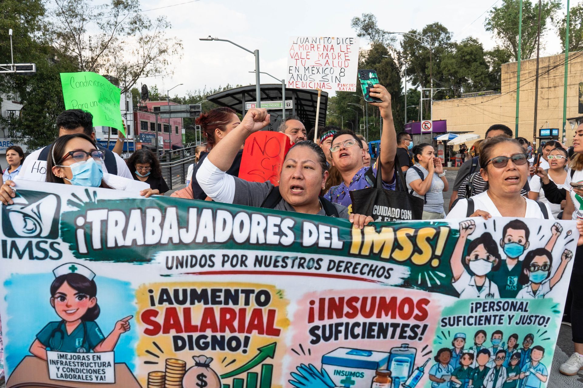 Los trabajadores del IMSS convocan a una megamarcha este martes Los trabajadores del IMSS convocan a una megamarcha este martes