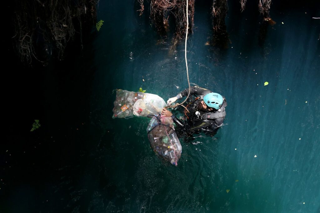 Detectan materia fecal y sustancias químicas nocivas en 17 pozos y cenotes de Yucatán