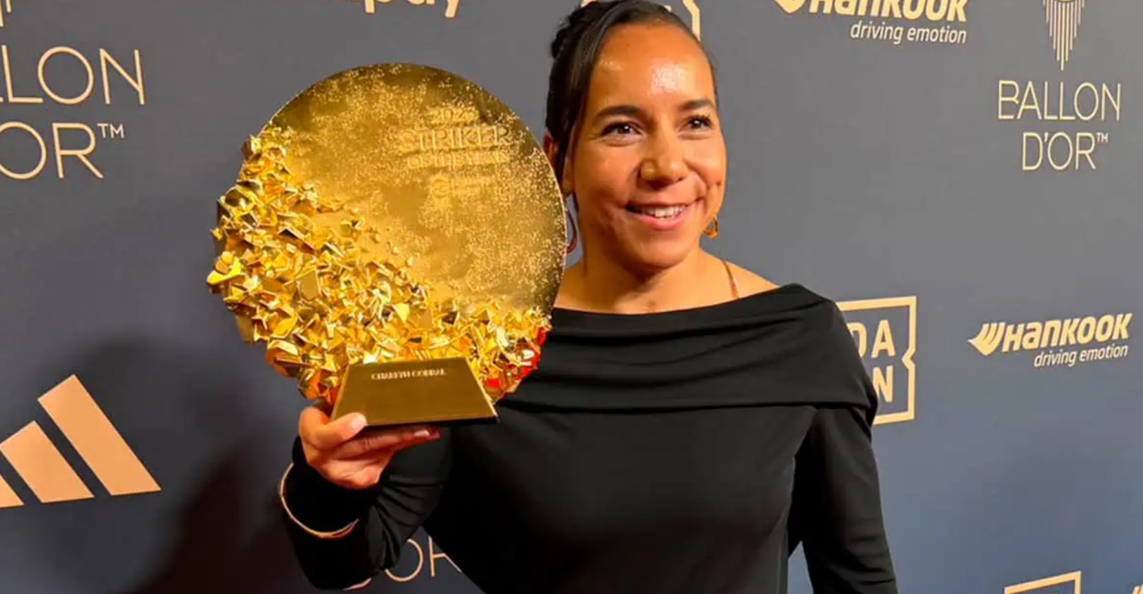 La mexicana Charlyn Corral gana el Balón de Oro como mejor delantera del año La mexicana Charlyn Corral gana el Balón de Oro como mejor delantera del año