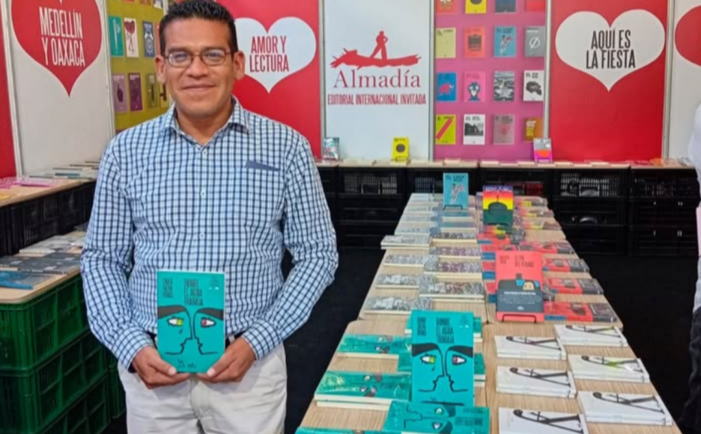 “Yo concebí, escribí y revisé esta novela”: David Silva Rojas defiende la autoría de ‘Donde el agua trabaja’