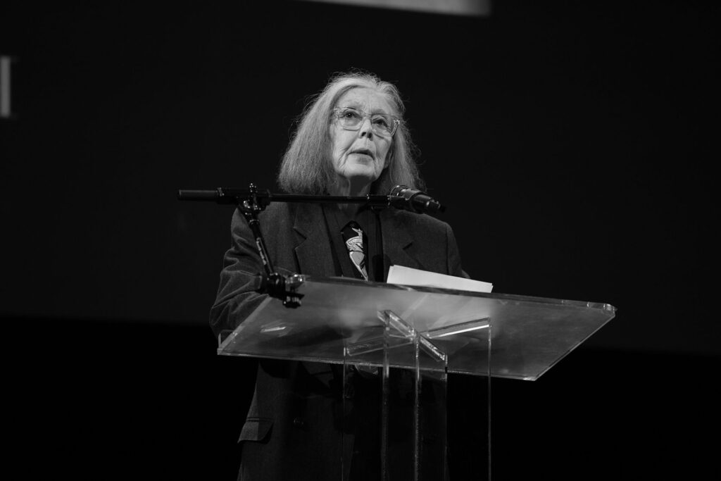 La audacia de traducir a Anne Carson, Premio Nobel de Literatura 2026