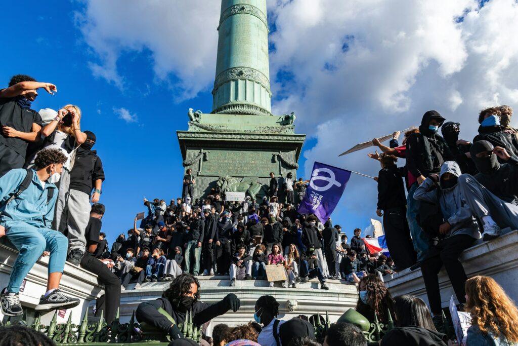 Los estudiantes franceses nos muestran cómo son las protestas en la era del espectáculo viral Los estudiantes franceses nos muestran cómo son las protestas en la era del espectáculo viral